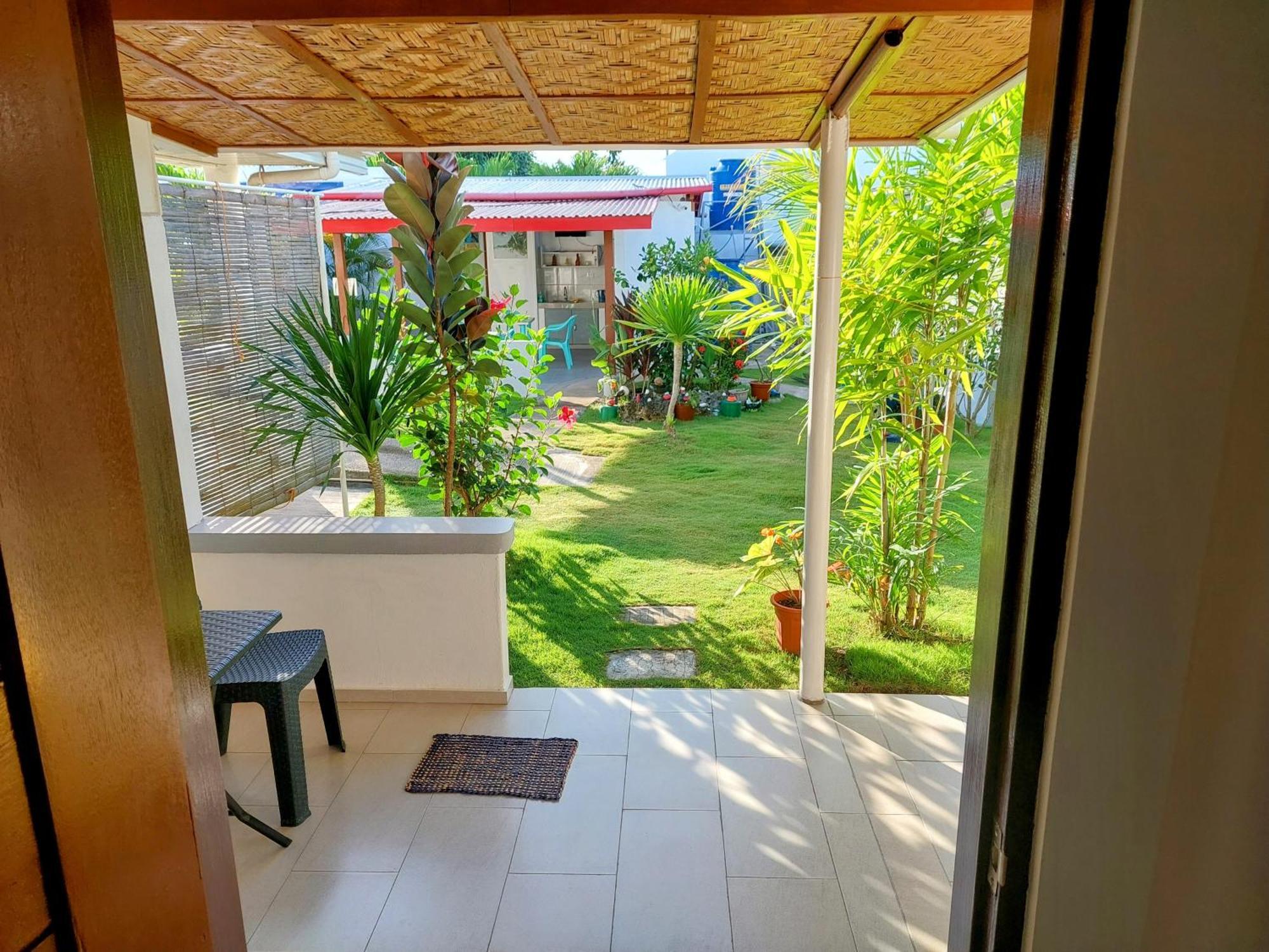 Astillo'S Guest Houses モアルボアル 部屋 写真