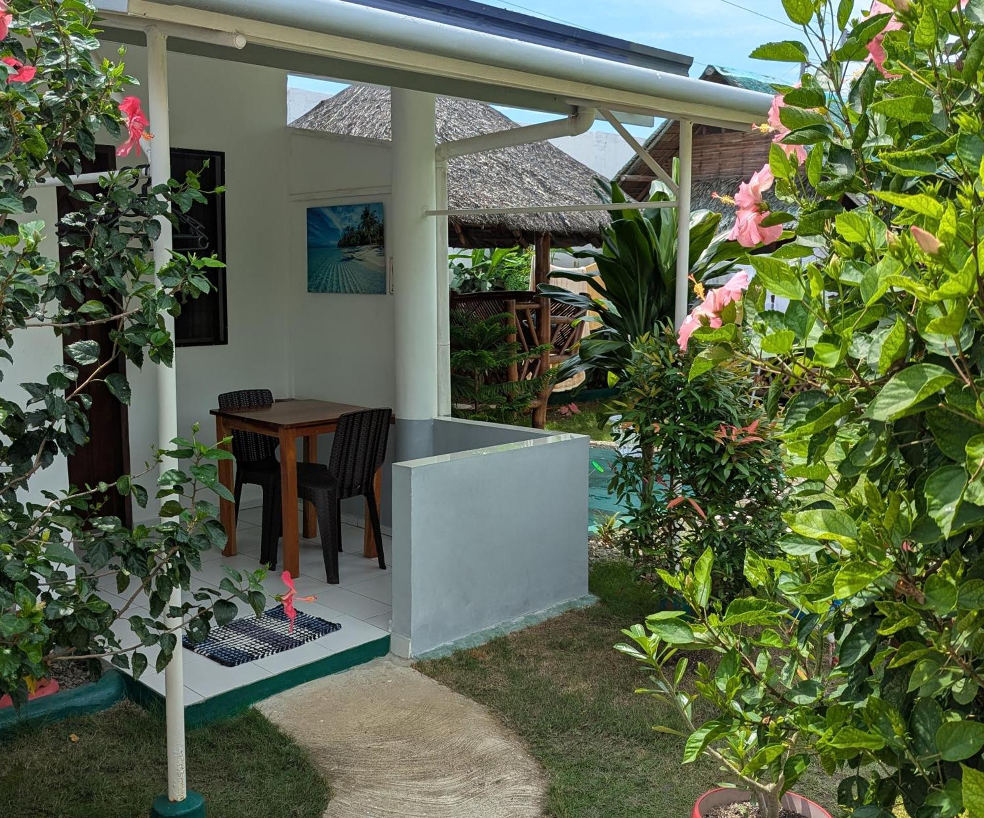 Astillo'S Guest Houses モアルボアル 部屋 写真