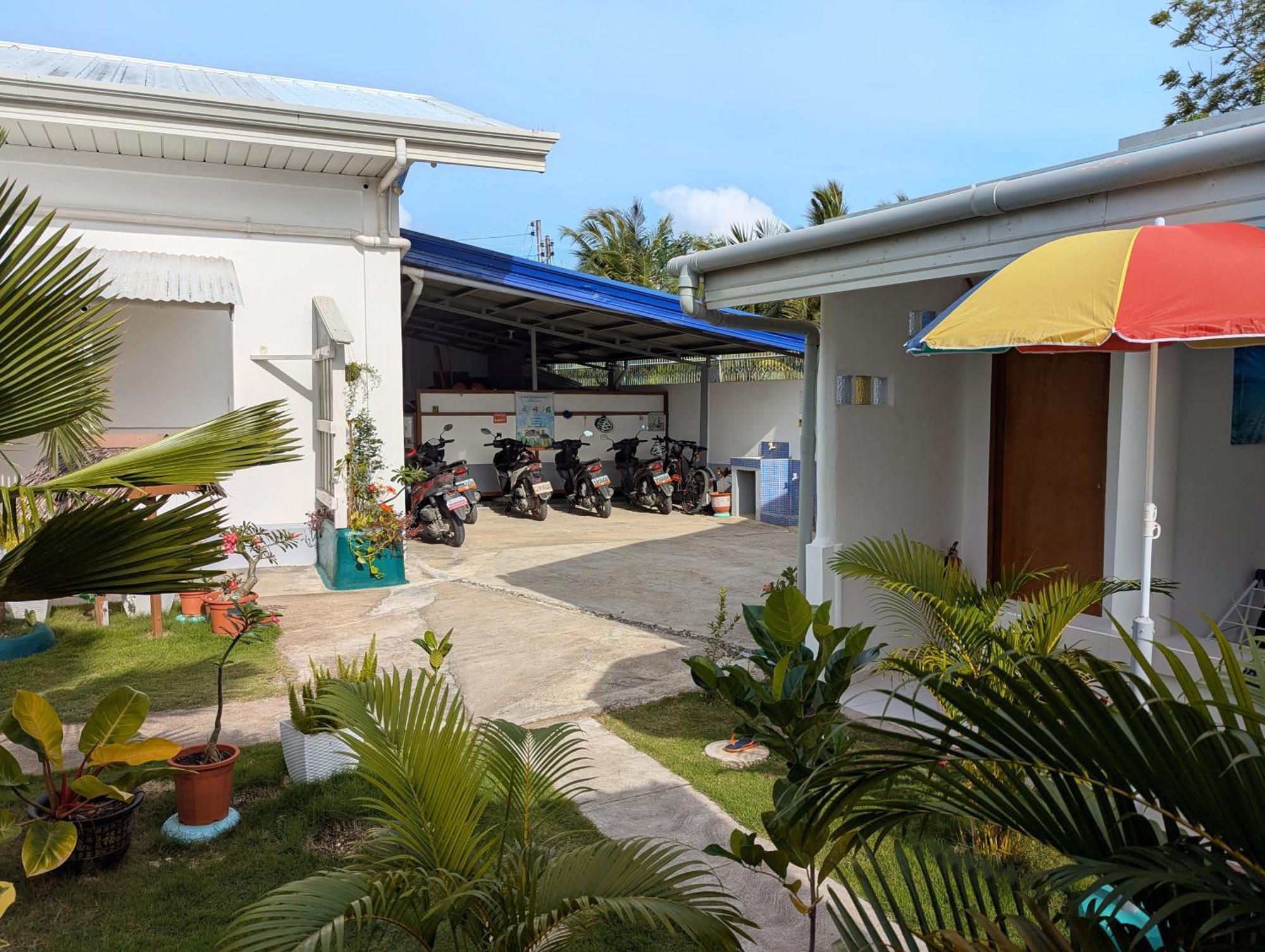 Astillo'S Guest Houses モアルボアル 部屋 写真