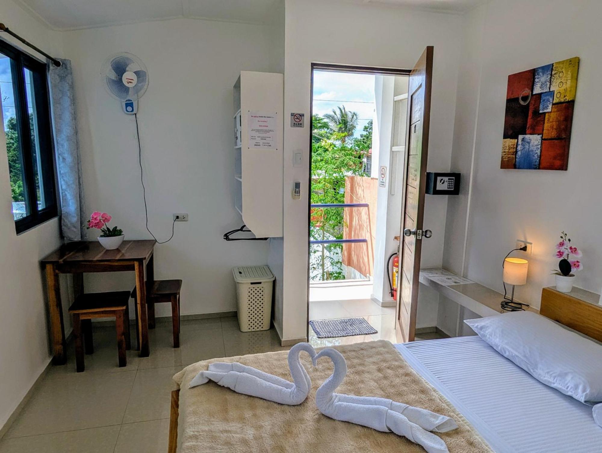 Astillo'S Guest Houses モアルボアル エクステリア 写真